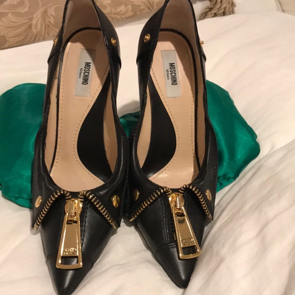 Moschino Shoes - 🔴💥 HOST PICK💥MOSCHINO AUTHENTIC ZIPPER SHOES